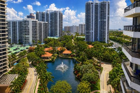 Copropriété à vendre à Aventura, Floride: 2 chambres, 109.9 m2 № 2072851 - photo 2