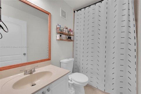 Touwnhouse à vendre à Hialeah, Floride: 2 chambres, 95.69 m2 № 1971641 - photo 20