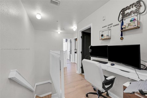 Touwnhouse à vendre à Hialeah, Floride: 2 chambres, 95.69 m2 № 1971641 - photo 27