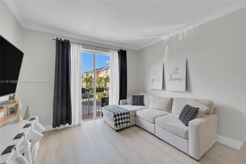 Touwnhouse à vendre à Hialeah, Floride: 2 chambres, 95.69 m2 № 1971641 - photo 8