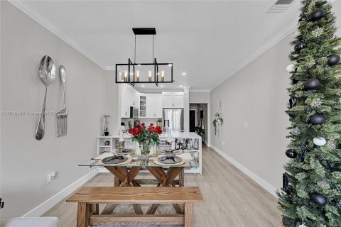 Touwnhouse à vendre à Hialeah, Floride: 2 chambres, 95.69 m2 № 1971641 - photo 7