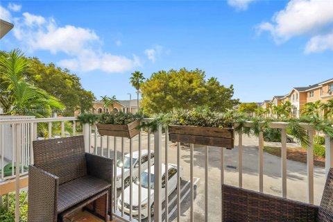 Touwnhouse à vendre à Hialeah, Floride: 2 chambres, 95.69 m2 № 1971641 - photo 12