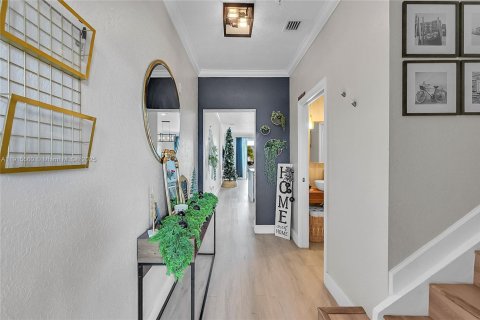 Touwnhouse à vendre à Hialeah, Floride: 2 chambres, 95.69 m2 № 1971641 - photo 6