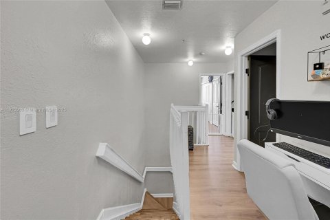 Touwnhouse à vendre à Hialeah, Floride: 2 chambres, 95.69 m2 № 1971641 - photo 28