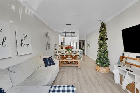 Touwnhouse à vendre à Hialeah, Floride: 2 chambres, 95.69 m2 № 1971641 - photo 11