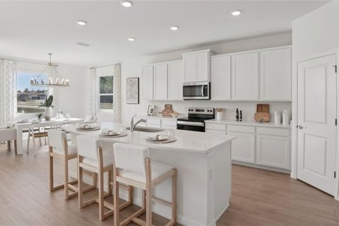 House in Wildwood, Florida 4 bedrooms, 237.64 sq.m. № 2102648 - photo 4