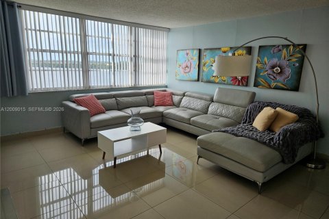 Copropriété à louer à Miami, Floride: 2 chambres, 105.91 m2 № 2075019 - photo 8
