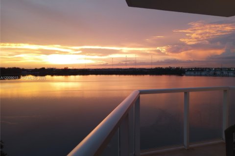 Copropriété à louer à Miami, Floride: 2 chambres, 105.91 m2 № 2075019 - photo 12