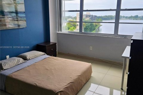 Copropriété à louer à Miami, Floride: 2 chambres, 105.91 m2 № 2075019 - photo 9