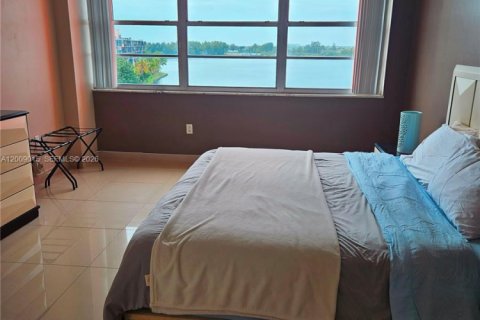 Copropriété à louer à Miami, Floride: 2 chambres, 105.91 m2 № 2075019 - photo 10