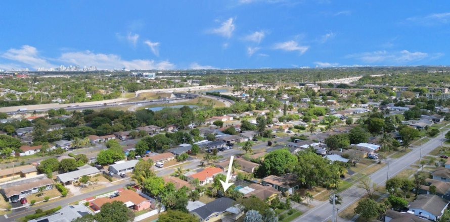 Casa en Lauderhill, Florida 5 dormitorios, 157 m2 № 1146547