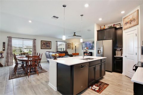 House in Mount Dora, Florida 3 bedrooms, 144.46 sq.m. № 1903694 - photo 6