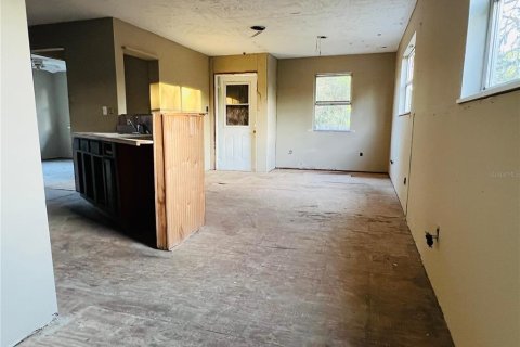 Casa en venta en Umatilla, Florida, 3 dormitorios, 114.46 m2 № 2210196 - foto 30