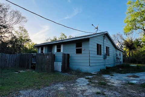 House in Umatilla, Florida 3 bedrooms, 114.46 sq.m. № 2210196