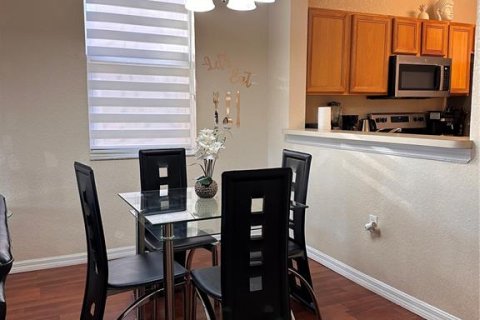 Touwnhouse à vendre à Davenport, Floride: 4 chambres, 172.43 m2 № 2128218 - photo 4