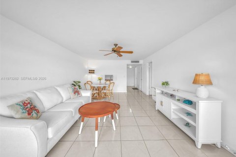 Купить кондоминиум в Майами, Флорида 1 спальня, 88.63м2, № 2049907 - фото 6