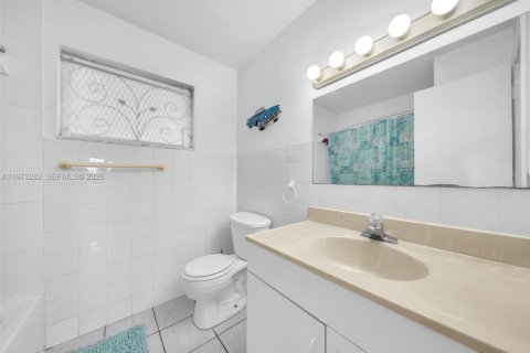 Купить кондоминиум в Майами, Флорида 1 спальня, 88.63м2, № 2049907 - фото 13