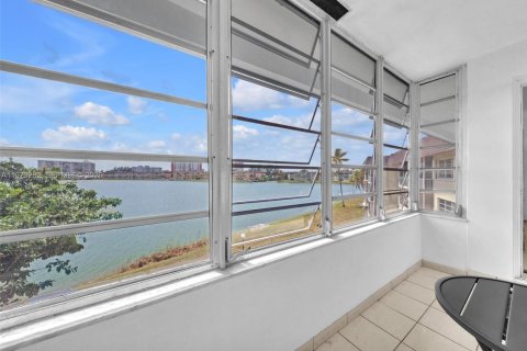 Купить кондоминиум в Майами, Флорида 1 спальня, 88.63м2, № 2049907 - фото 8