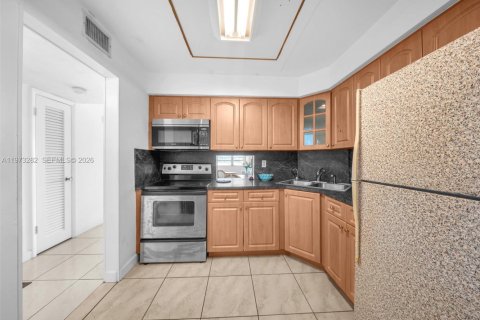Купить кондоминиум в Майами, Флорида 1 спальня, 88.63м2, № 2049907 - фото 10