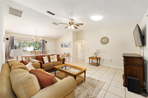 House in Ocala, Florida 3 bedrooms, 141.95 sq.m. № 1853476 - photo 6