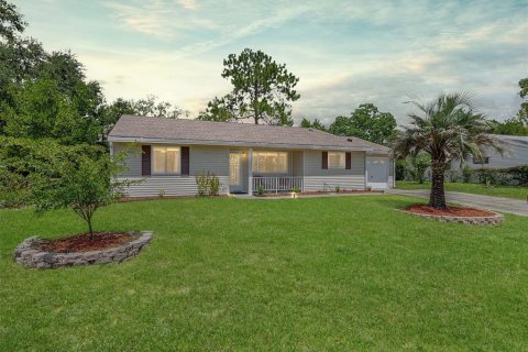 House in Ocala, Florida 3 bedrooms, 141.95 sq.m. № 1853476 - photo 1