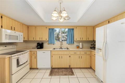House in Ocala, Florida 3 bedrooms, 141.95 sq.m. № 1853476 - photo 12