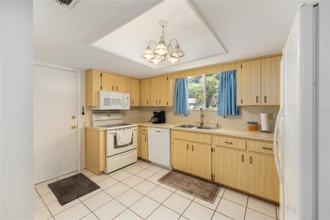 House in Ocala, Florida 3 bedrooms, 141.95 sq.m. № 1853476 - photo 11