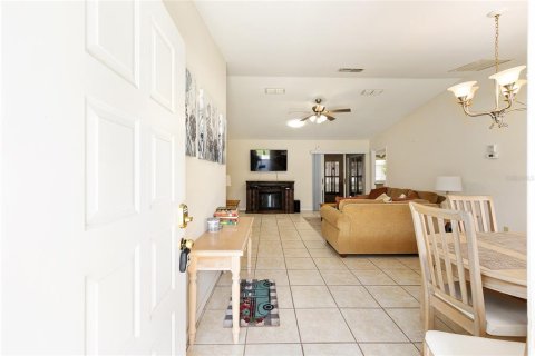 House in Ocala, Florida 3 bedrooms, 141.95 sq.m. № 1853476 - photo 2