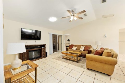 House in Ocala, Florida 3 bedrooms, 141.95 sq.m. № 1853476 - photo 5