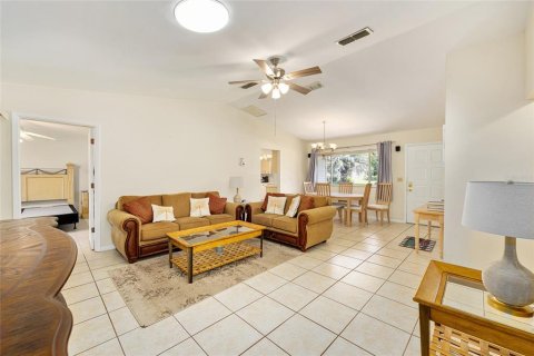 House in Ocala, Florida 3 bedrooms, 141.95 sq.m. № 1853476 - photo 7