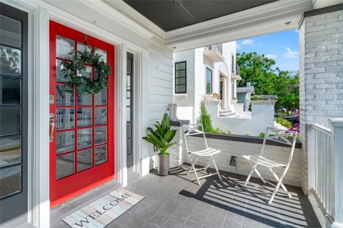 House in Tampa, Florida 6 bedrooms, 374.4 sq.m. № 1732614 - photo 4