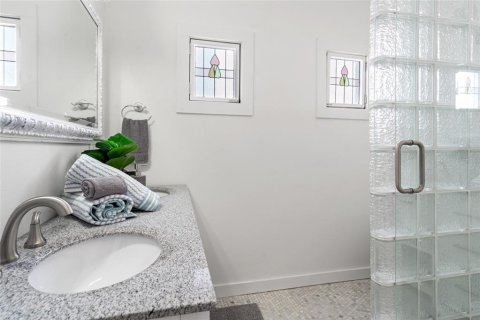 House in Tampa, Florida 6 bedrooms, 374.4 sq.m. № 1732614 - photo 24
