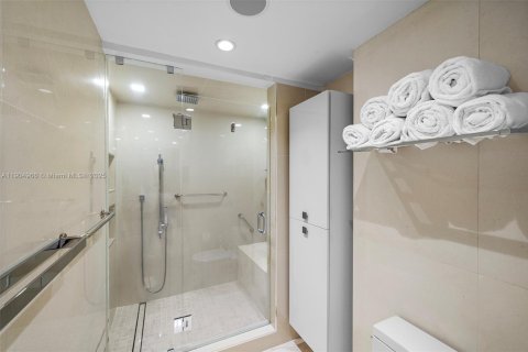 Condo in Miami Beach, Florida, 2 bedrooms  № 1955236 - photo 22