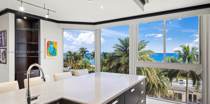 Condo in Miami Beach, Florida, 2 bedrooms  № 1955236