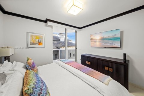 Condo in Miami Beach, Florida, 2 bedrooms  № 1955236 - photo 24