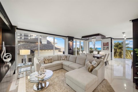 Condo in Miami Beach, Florida, 2 bedrooms  № 1955236 - photo 4