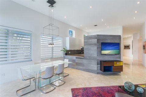 Снять в аренду виллу или дом в Майами, Флорида 5 спален, 314.47м2, № 2050094 - фото 14