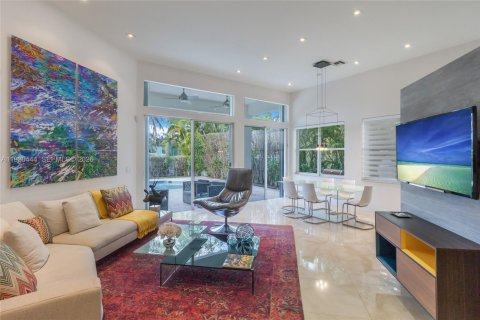 Снять в аренду виллу или дом в Майами, Флорида 5 спален, 314.47м2, № 2050094 - фото 12