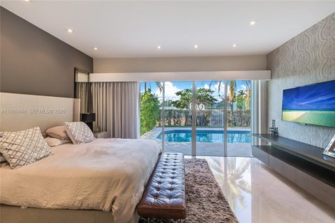 Снять в аренду виллу или дом в Майами, Флорида 5 спален, 314.47м2, № 2050094 - фото 16