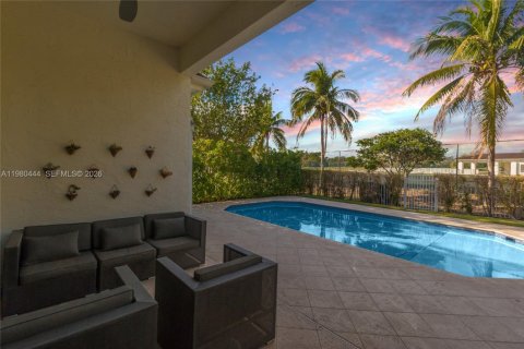 Снять в аренду виллу или дом в Майами, Флорида 5 спален, 314.47м2, № 2050094 - фото 24