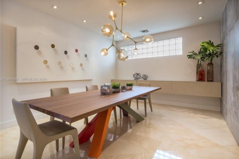 Снять в аренду виллу или дом в Майами, Флорида 5 спален, 314.47м2, № 2050094 - фото 9