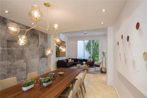 Снять в аренду виллу или дом в Майами, Флорида 5 спален, 314.47м2, № 2050094 - фото 8