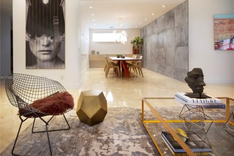 Снять в аренду виллу или дом в Майами, Флорида 5 спален, 314.47м2, № 2050094 - фото 2