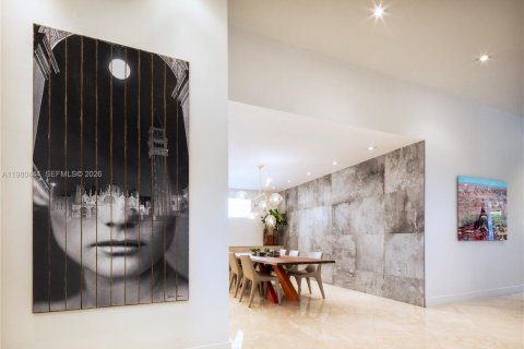 Дом в Майами, Флорида 5 спален, 314.47м2 № 2050094