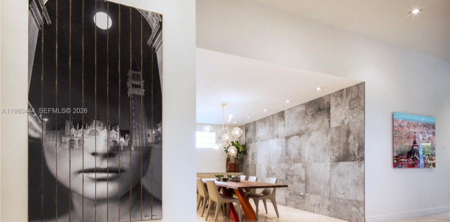 Дом в Майами, Флорида 5 спален, 314.47м2 № 2050094