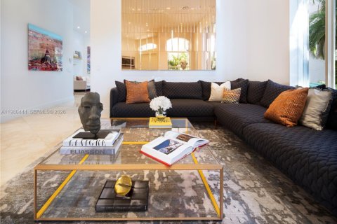 Снять в аренду виллу или дом в Майами, Флорида 5 спален, 314.47м2, № 2050094 - фото 4