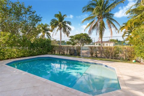 Снять в аренду виллу или дом в Майами, Флорида 5 спален, 314.47м2, № 2050094 - фото 23