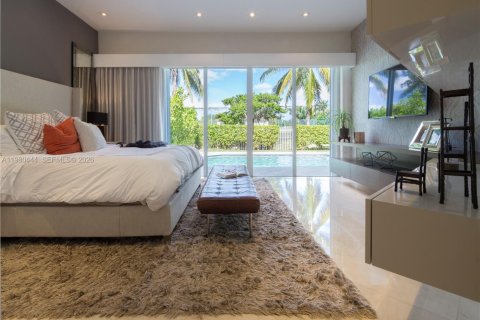 Снять в аренду виллу или дом в Майами, Флорида 5 спален, 314.47м2, № 2050094 - фото 15