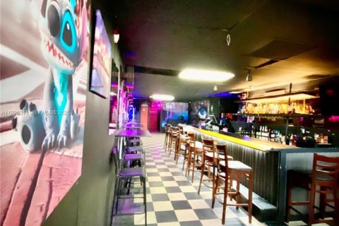 Commercial property in North Miami, Florida № 1985720 - photo 5