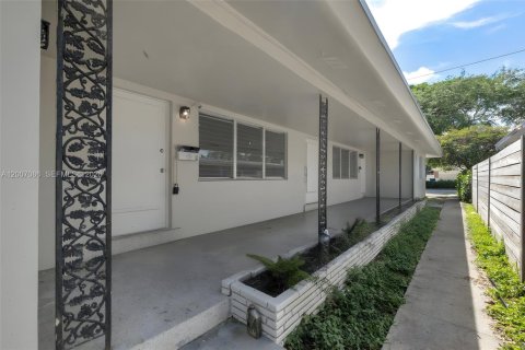 Casa en alquiler en Hollywood, Florida, 2 dormitorios, 188.31 m2 № 2091285 - foto 3